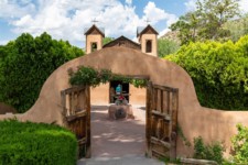 El Santuario de Chimayó El Santuario de Chimayó